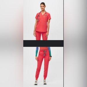 women's Hibiscus Catarina™ - S and Zamora Petite Jogger Scrub Pants - S